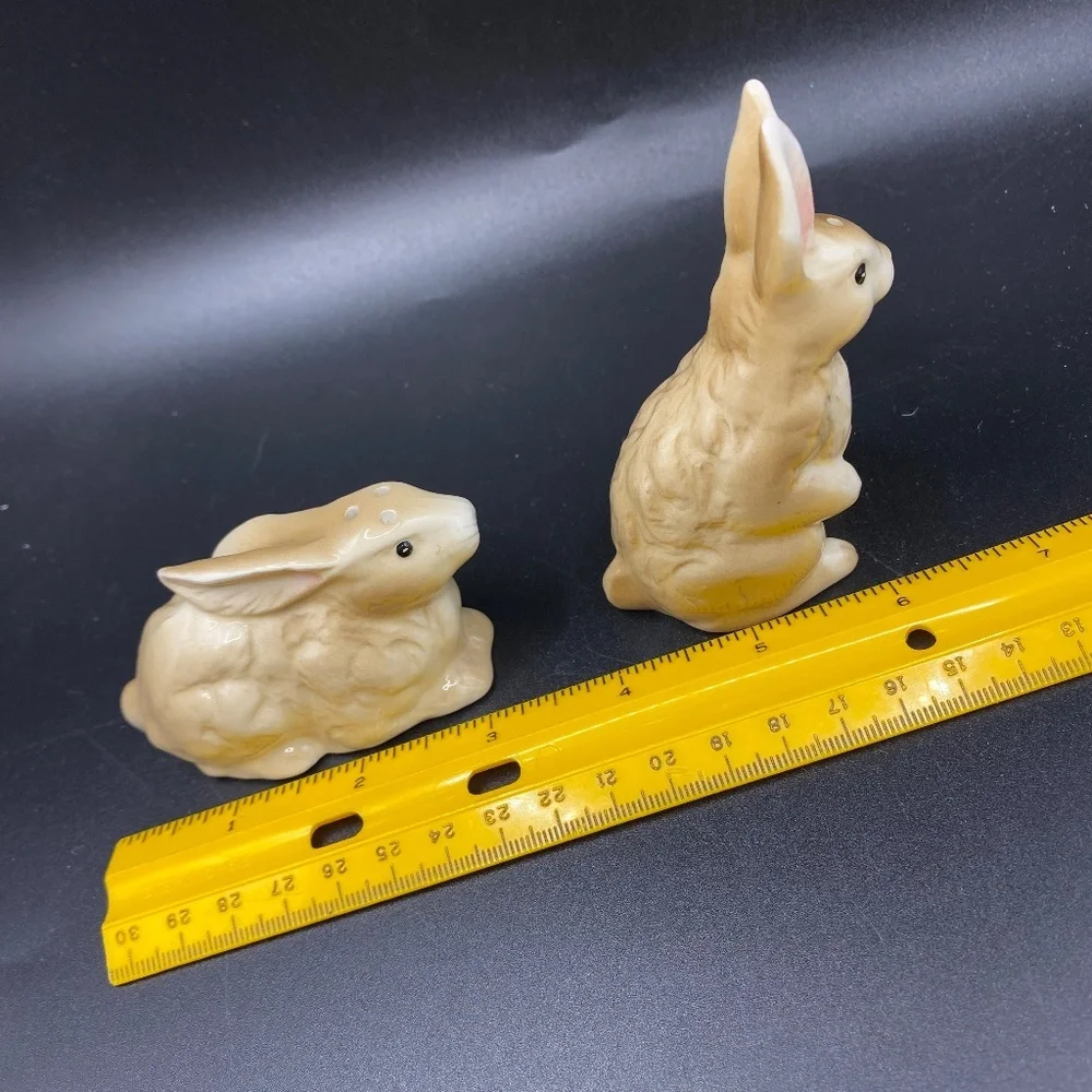 Vintage Bunny Rabbit Salt & Pepper Shakers Set